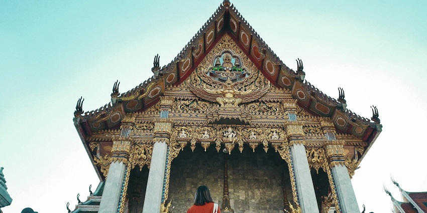 Enjoy panoramic views of the Gulf of Thailand and seek blessings from Khao Takiab Temple.