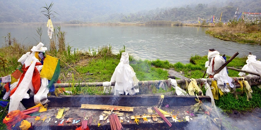 Khecheopalri Lake is one of the most significant lakes near Sanghak Choeling Monastery.