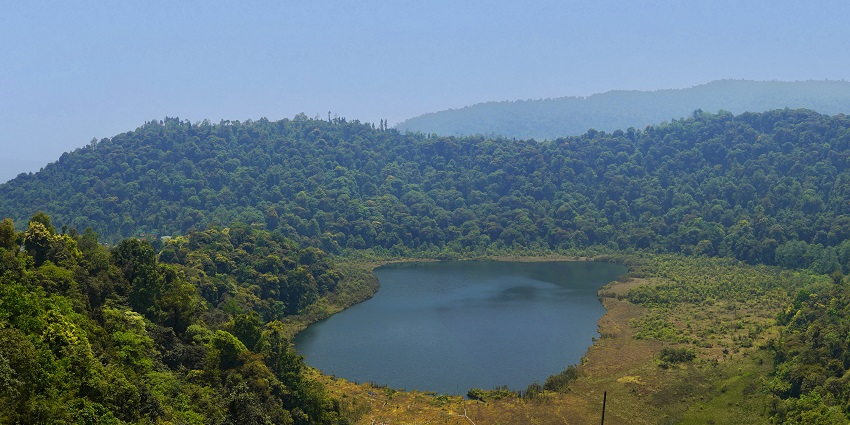 Khecheopalri Lake is surrounded by lush greenery and tranquillity, perfect for strolls and relaxation.