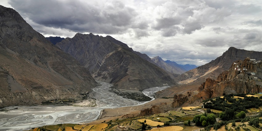 Beautiful image of the Kibber village around the spiti and the Kibber wildlife sanctuary