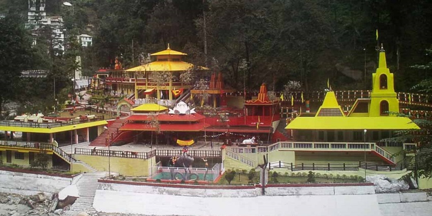 Many devotees visit the Kirateshwar shiva temple, one o the most sacred places to visit in West Sikkim