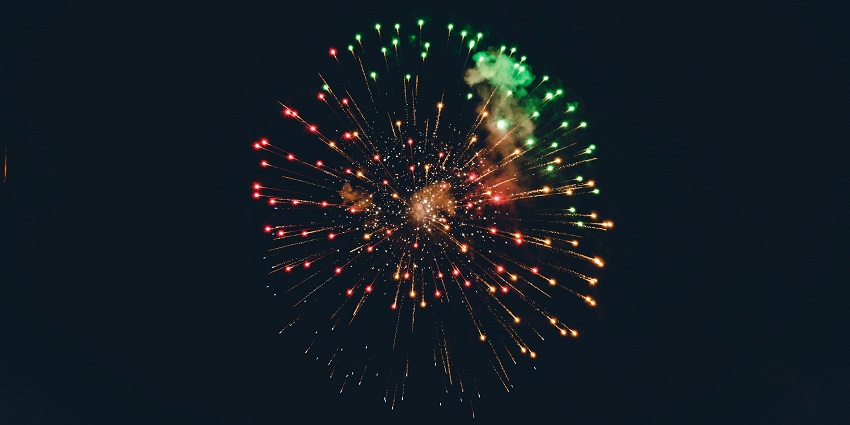 The lawn of Kl 7 Hotel And Banquets hosts grand New Year parties in Patna on the eve.