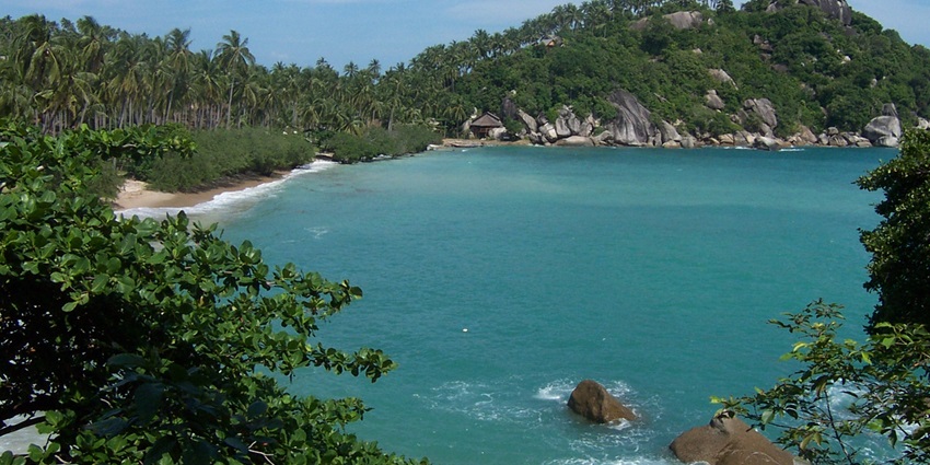 o Pha Ngan has lush green surroundings, being one of the best islands near Bangkok.