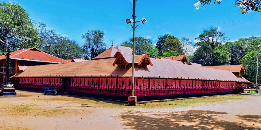This temple is one of the oldest temples in India that follows the ancient traditions