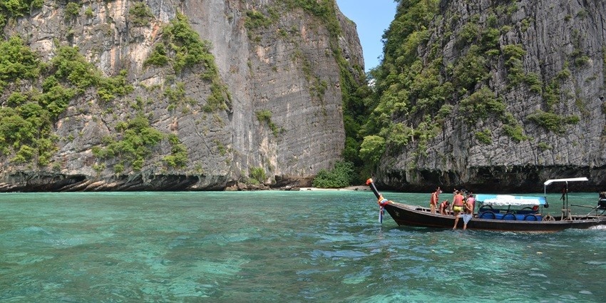 Koh Phi Phi Island is, definitely, one among the best places for Thailand nightlife.