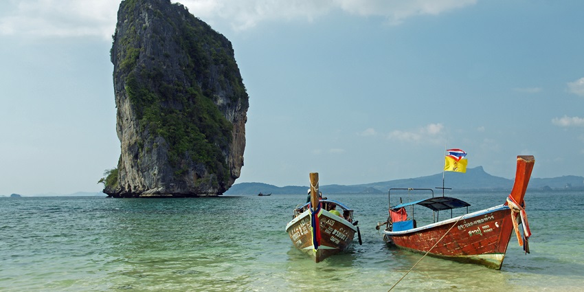 Koh Poda, with a diameter of 1 kilometre, offers snorkelling and scuba diving for tourists.