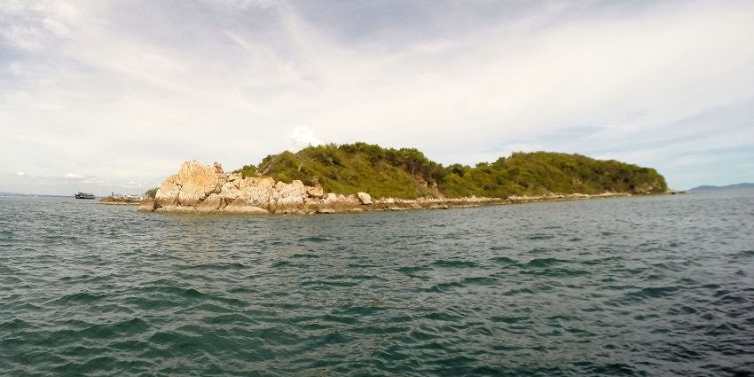 A crescent-shaped island in Pattaya