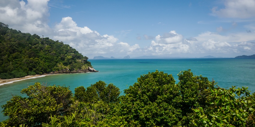 These islands, with breathtaking sunset views, are among the most beautiful islands near Krabi.