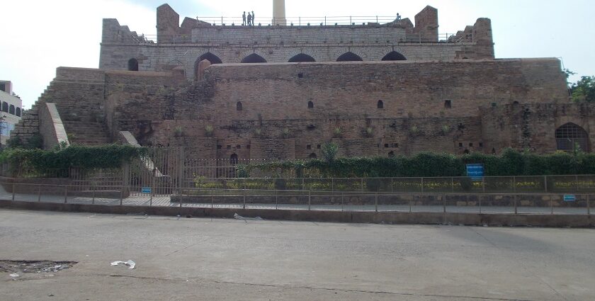 Scenic view of Konda Reddy Fort, showcasing its historic architecture and surrounding landscape.