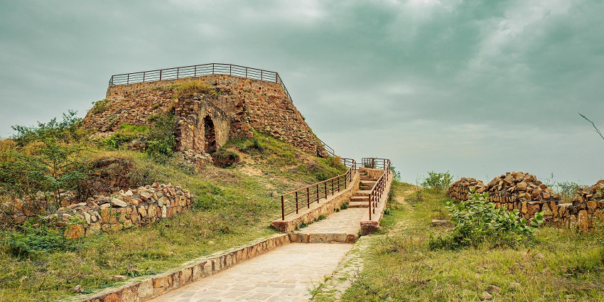 Kondapalli Fort is known for its intricate architecture and holds a lot of history.