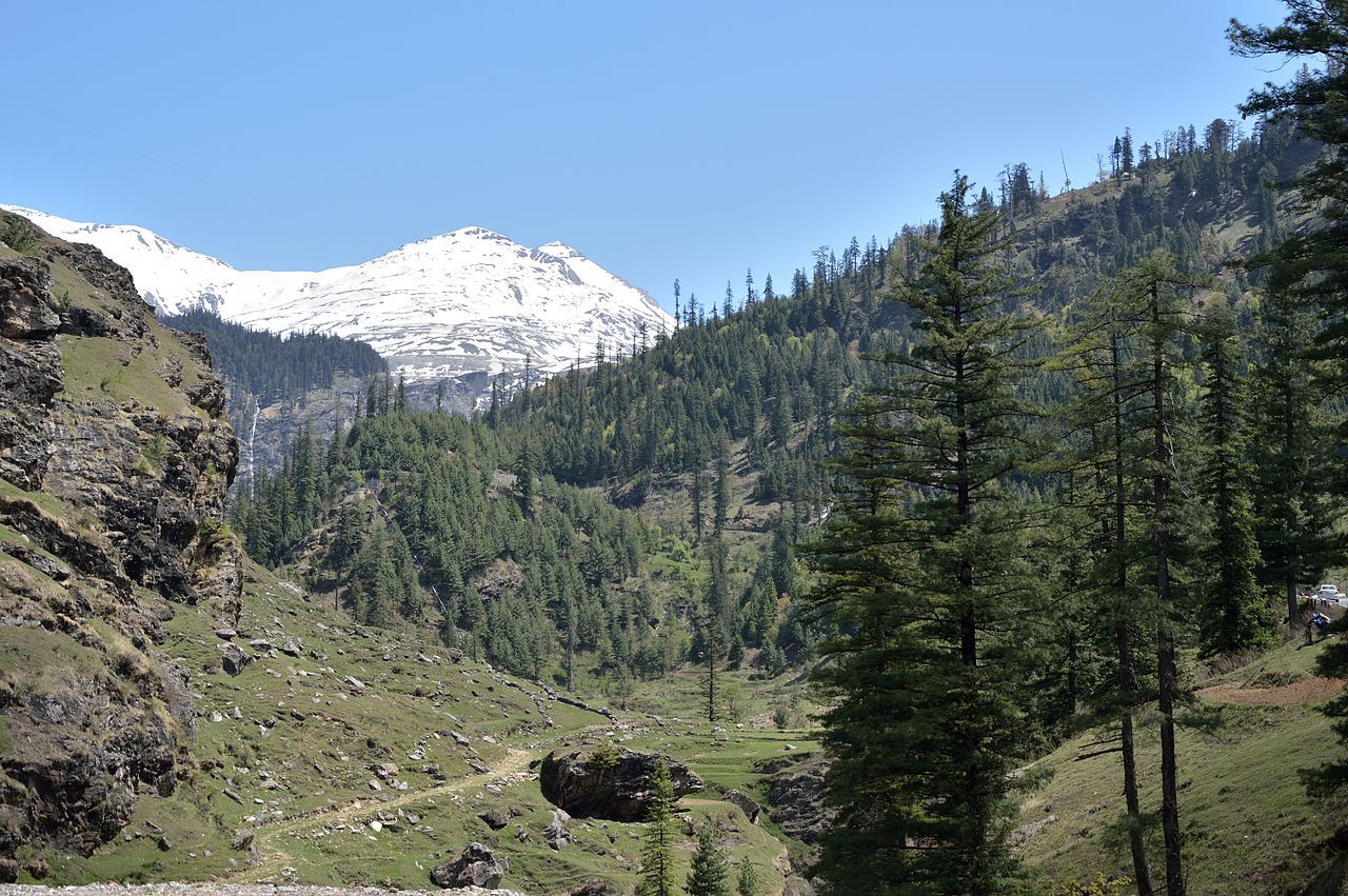 Picturesque view of Beas Valley in Kothi - Places to visit in Kullu Manali in December.