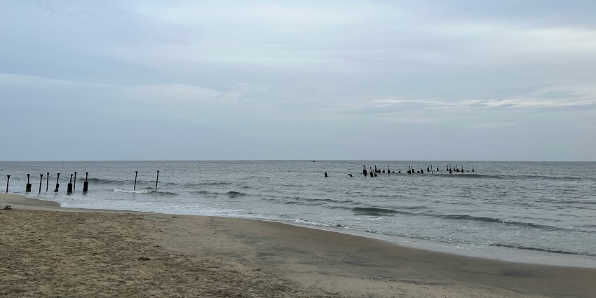 Kozhikode Beach is one of the most famous places to visit around Valayand Temple.
