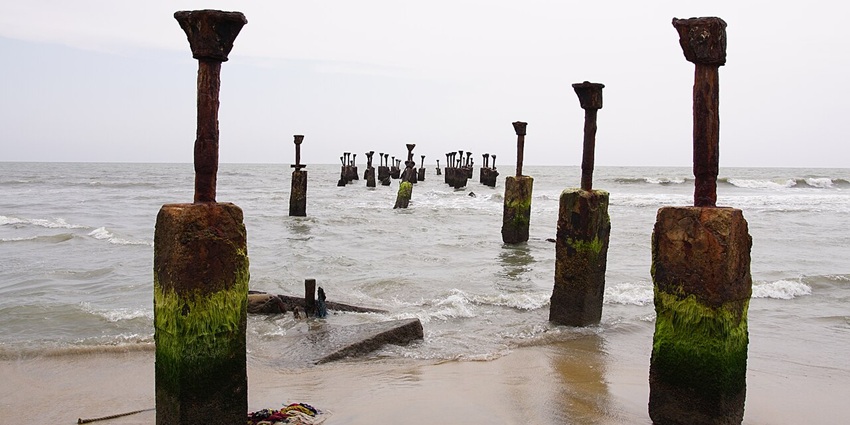 A mesmerising view of Kozhikode Beach, one of the serene beaches near Wayanad.