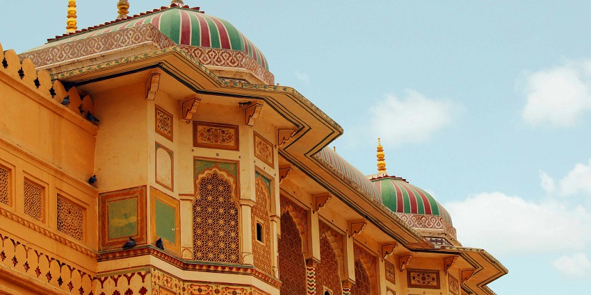 A glimpse of the Kuchesar Fort beautifully painted in hues of yellow, red, and green.