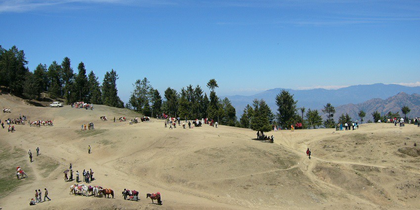 A picture of a valley in Shimla to visit for adventure activities in May