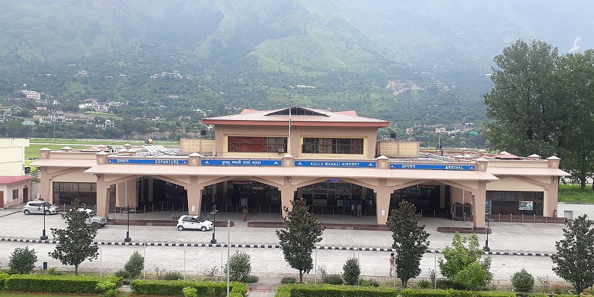 Bhuntar Airport is situated in Kullu, which is about 50 kilometres away from Manali.