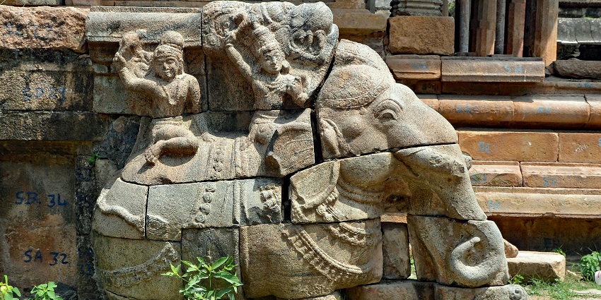 A view of Kumararama Bhimeswara Swamy hotspot featuring God sitting on an elephant.