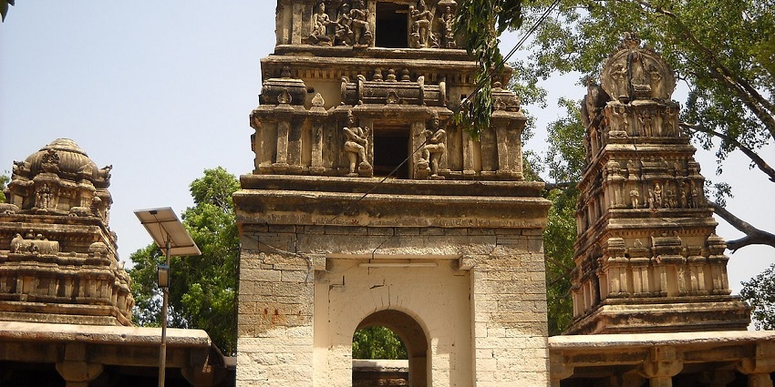 Visiting Kumararama Bhimeswara Swamy Temple is one of the bes things to do in Kakinada.