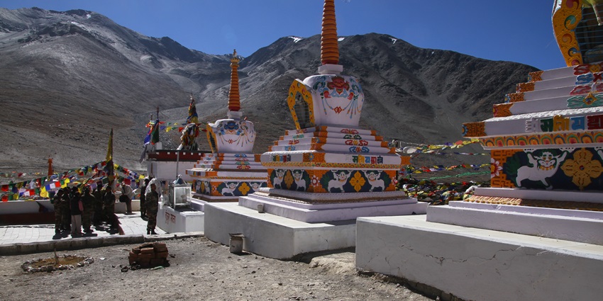 This is one of the most famous passes in the Himalayan ranges offering scenic sights