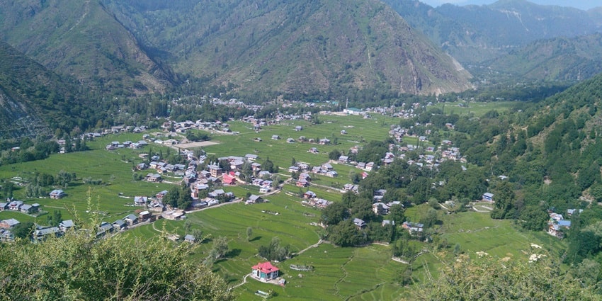 Kupwara is one of the best places to visit around Lolab Valley in Winter for all.