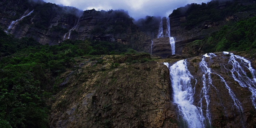 Kynrem Falls, located in Thangkharang Park, is a spot for bungee jumping in Meghalaya.