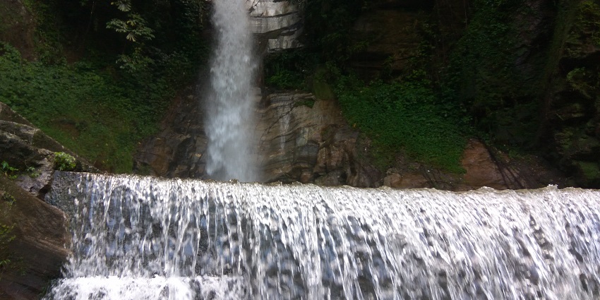 This waterfall is one of the beautiful in Sikkim for tourists to have a peaceful getaway in nature's lap