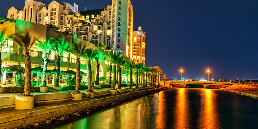 La Maison 1888 is one of the famous places to experience the Da Nang nightlife.