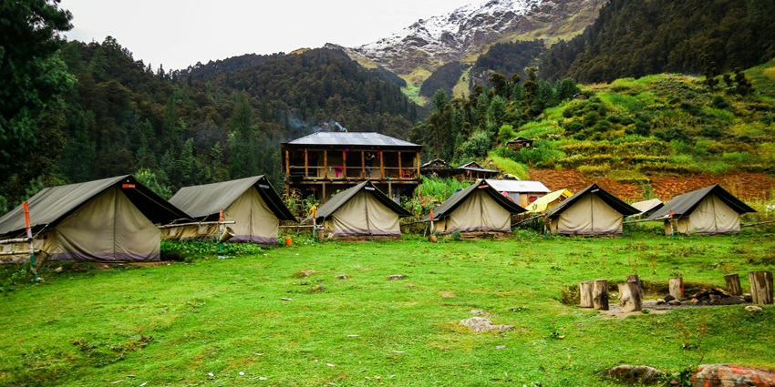 An image of La Route de le Rêve, one of the famous spots in Himachal Pradesh for camping.