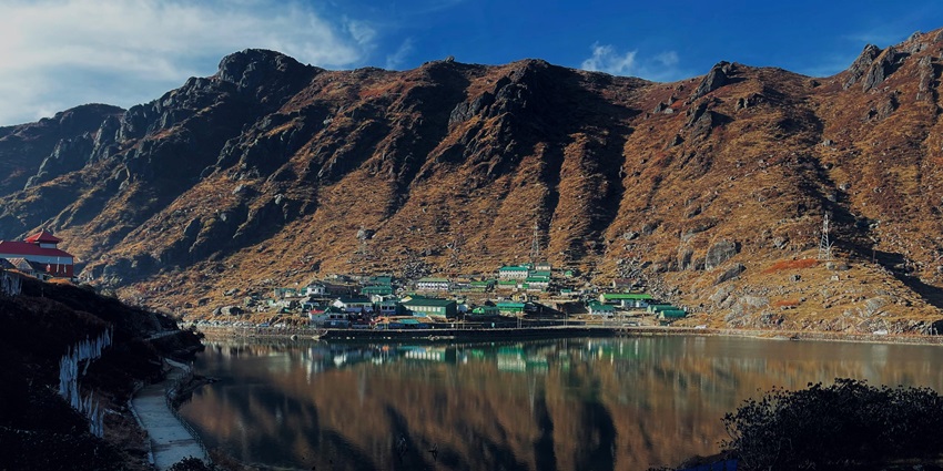 Lachen has the revered Lachen monastery and the Lachenpas, a unique community