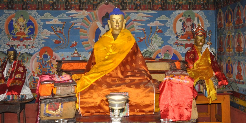 Lachung Monastery is an architectural marvel, praised for its unique carvings and murals.