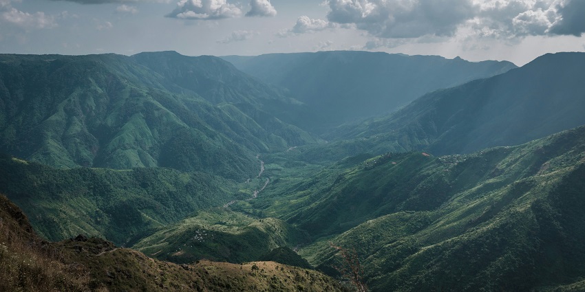 Hiking to Laitlum Canyons is one of the most adventurous things to do in Shillong.