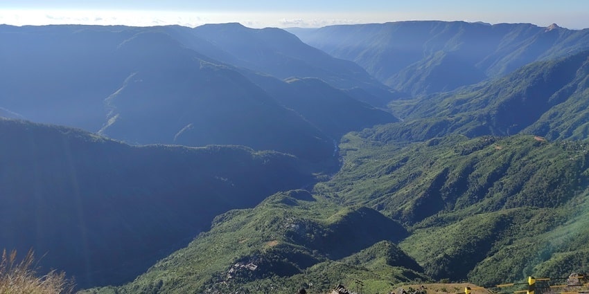 Laitlum Canyons is one of the most mesmerising places to visit in Meghalaya in December.