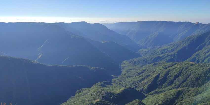 The beautiful snapshot of iconic Laitlum Canyons—offbeat places in Meghalaya, India