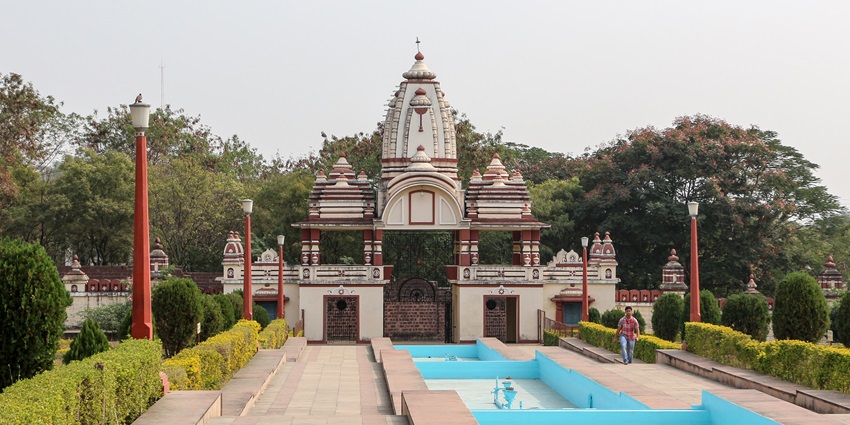 Beautiful snapshot of the entrance of the iconic Lakshmi Narayan Mandir amidst forest