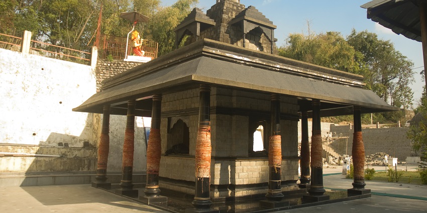 Nestled amidst a quaint valley this temple offers the perfect spiritually rejuvenating experience