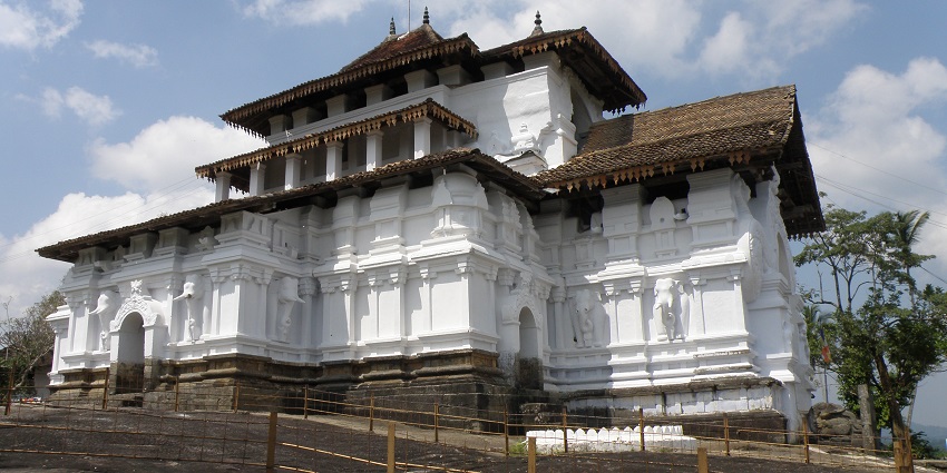 Beautiful image of the ancient temple which is the best places to visit in Kandy