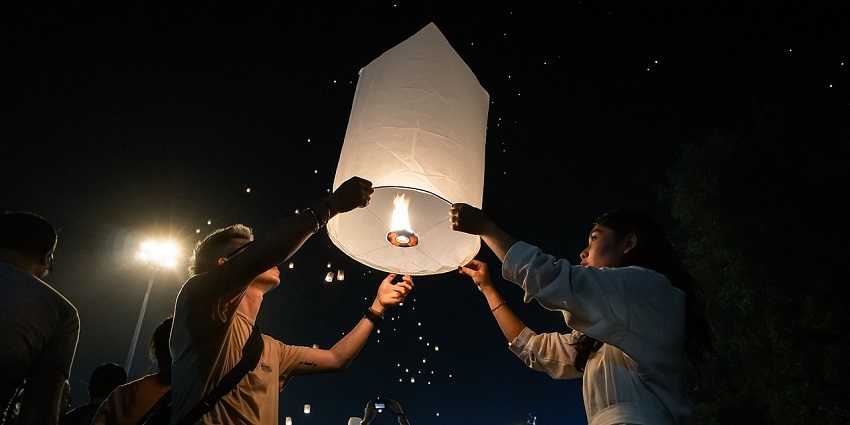 Swami Vivekananda Sarovar’s Floating Lantern Festival is a site to witness at night.