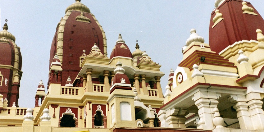 This temple is famous for the majestic architecture and the spiritual ambience it offers the pilgrims