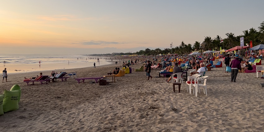 Legian Beach is characterised by a serene ambience and lively nightlife scene in Denpasar