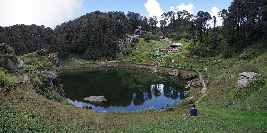 Enjoy the breathtaking views of nature in Jibhi, Karshai Gad-ii, Himachal Pradesh, India.