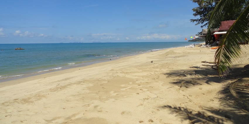 A beach on the Koh Lanta Island during day time