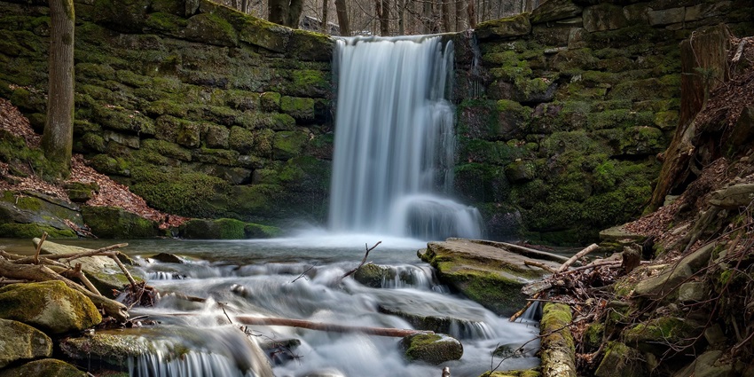 The quaint spring is a must-visit spot for all those who are looking for serenity with views.