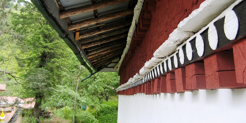 Lachung Monastery is located in the Mangan district and lies on the confluence of two rivers.