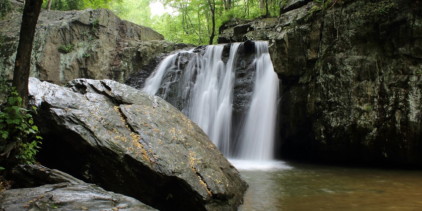 The picturesque Rahala Waterfalls is situated in the region of Himachal Pradesh.