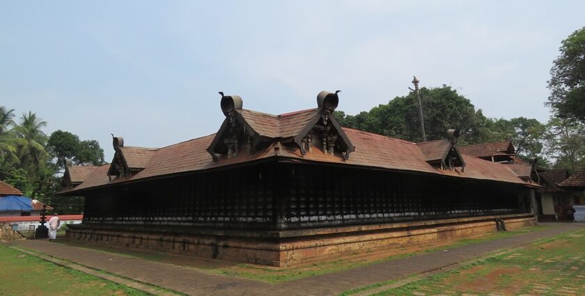 Watch the stunning architecture of the famous Lokanarkavu Temple in Kerala, India.