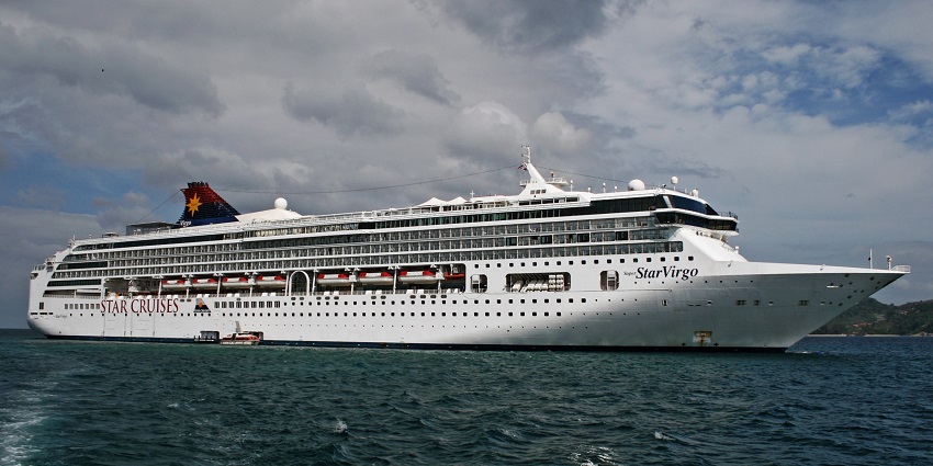 Witness the fireworks at the Loy Nava Dinner Cruise and celebrate New Year in Thailand.