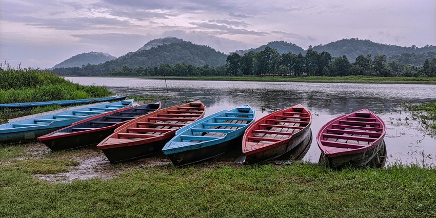 Explore the many beautiful rivers and mountains can be seen from Lungmu Pahar.