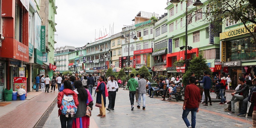 M G Marg is one of the best and most vibrant places for shopping in Gangtok for all.