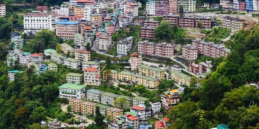 MG Marg is one of the most happening and vibrant places to visit around Enchey Monastery.