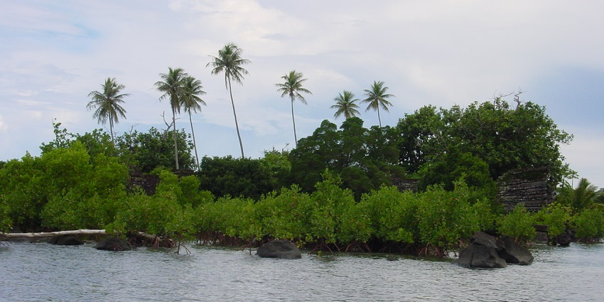 Madol Duwa is one of the best places to explore nature around the Koggala Beach.